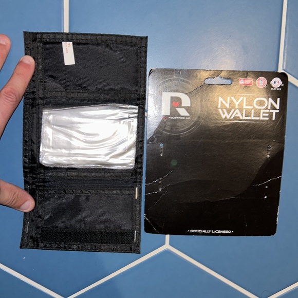 Arkansas Razorback Nylon Wallet - Picture 2 of 4